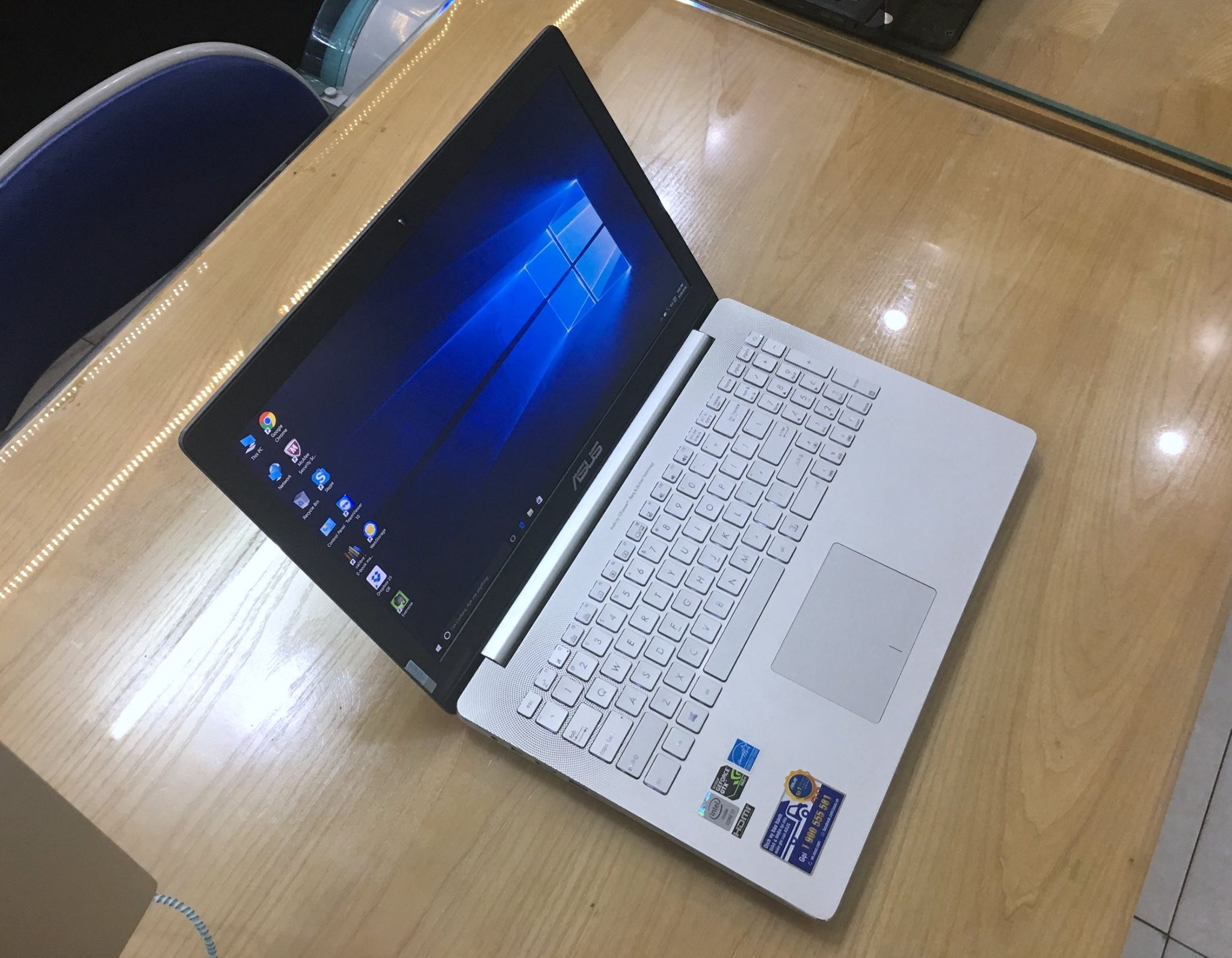 Laptop Asus Zenbook UX501JW-CN128T -8.jpg